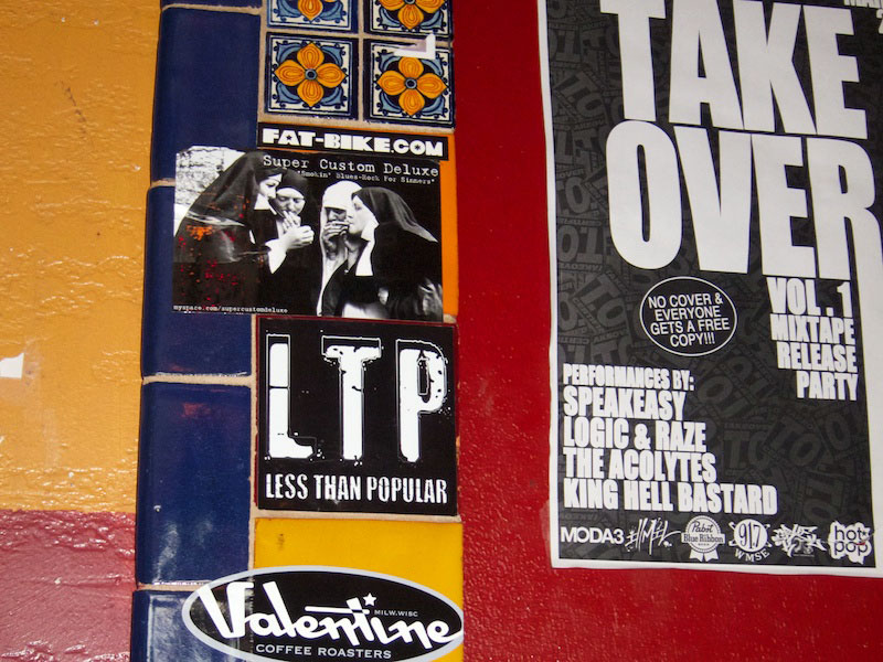 fat-bike.com sticker on wall