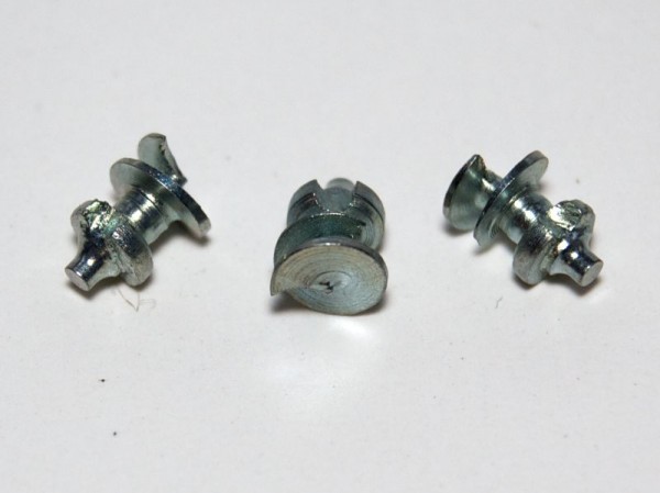 grip-studs-bicycle-tire-traction-1715