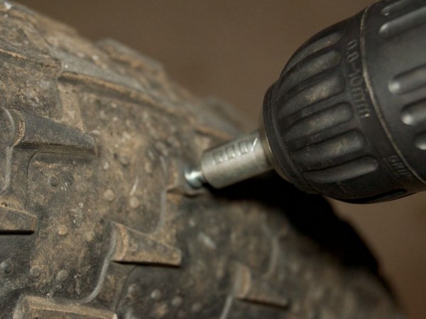 grip-studs-bicycle-tire-traction-1719
