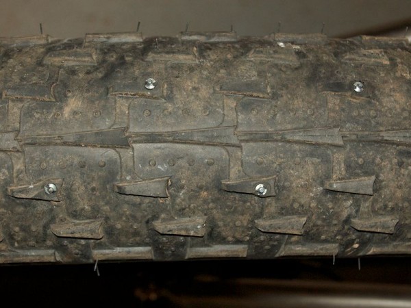 grip-studs-bicycle-tire-traction-1720