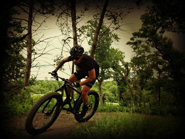 Whisky 70mm Tubeless Rim/45NRTH Vanhelga Tire